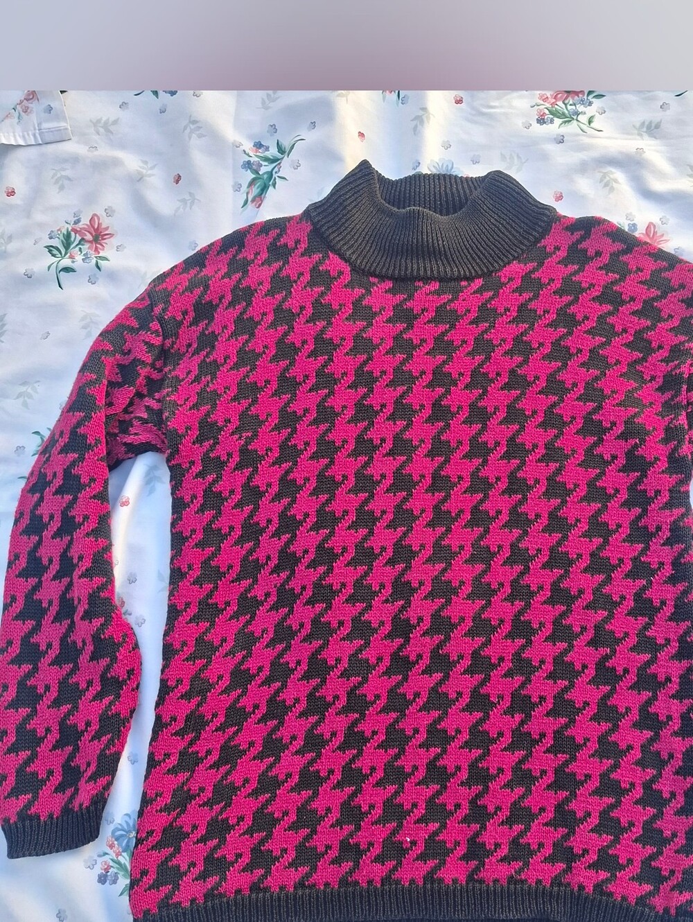 Vintage 80s/90s Nordstrom Brass Plum Houndstooth Sweater
